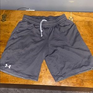 Under Armour Boys Gray shorts Size XL